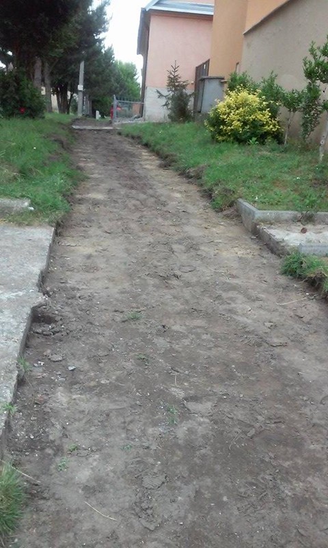 Oprava chodníka od Obecného úradu po Poštu Čáry… 2